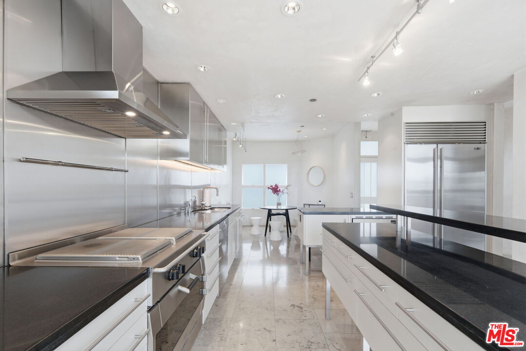 2115 3rd St Unit: 203