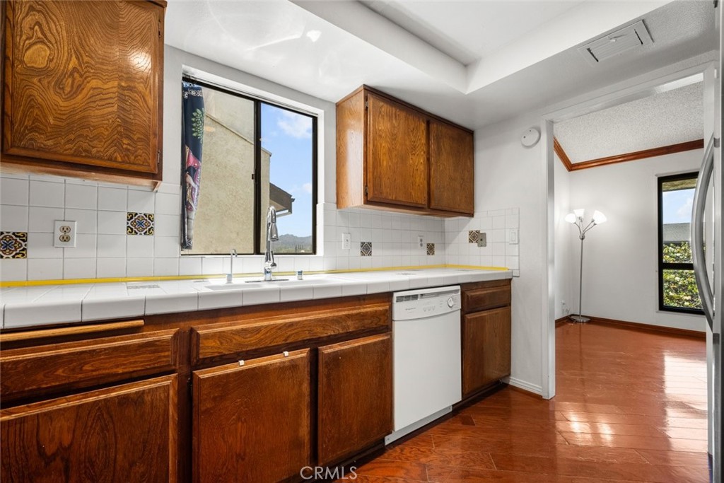 222 N Rose Street 403