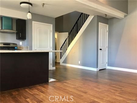 432 N Kingsley DR Unit: 4
