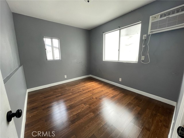 432 N Kingsley DR Unit: 4
