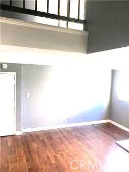 432 N Kingsley DR Unit: 4
