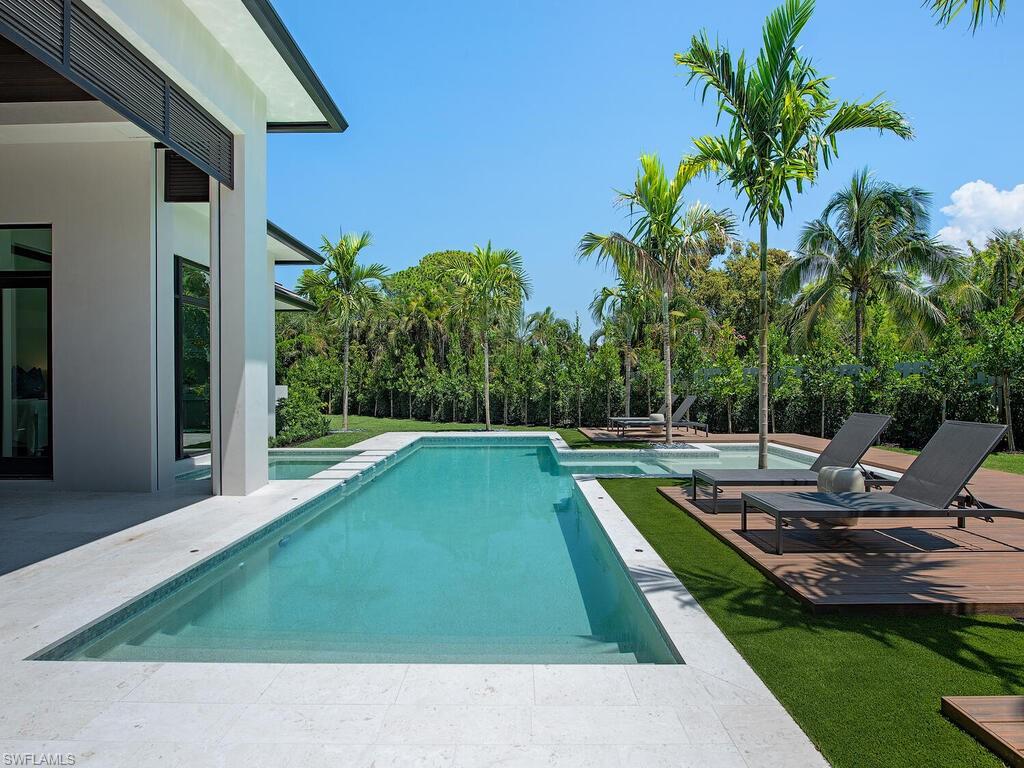 473 Banyan BLVD