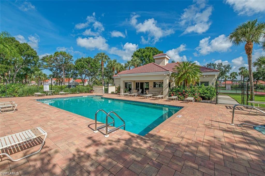 136 Lady Palm DR