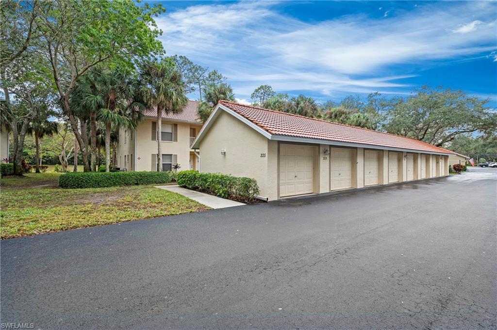225 Robin Hood CIR # 103