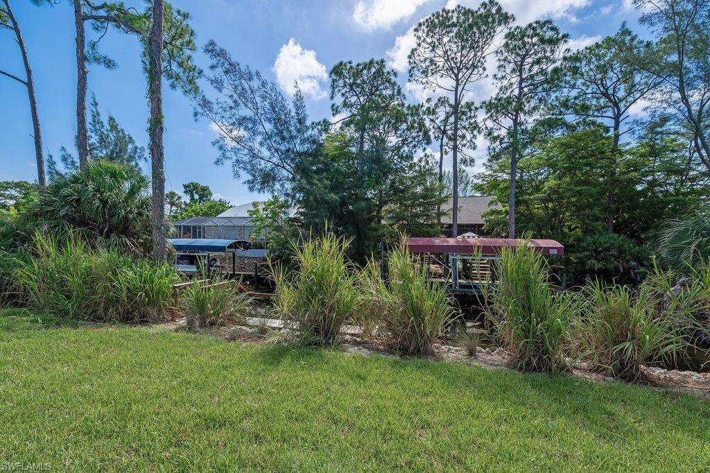 27071 Holly LN