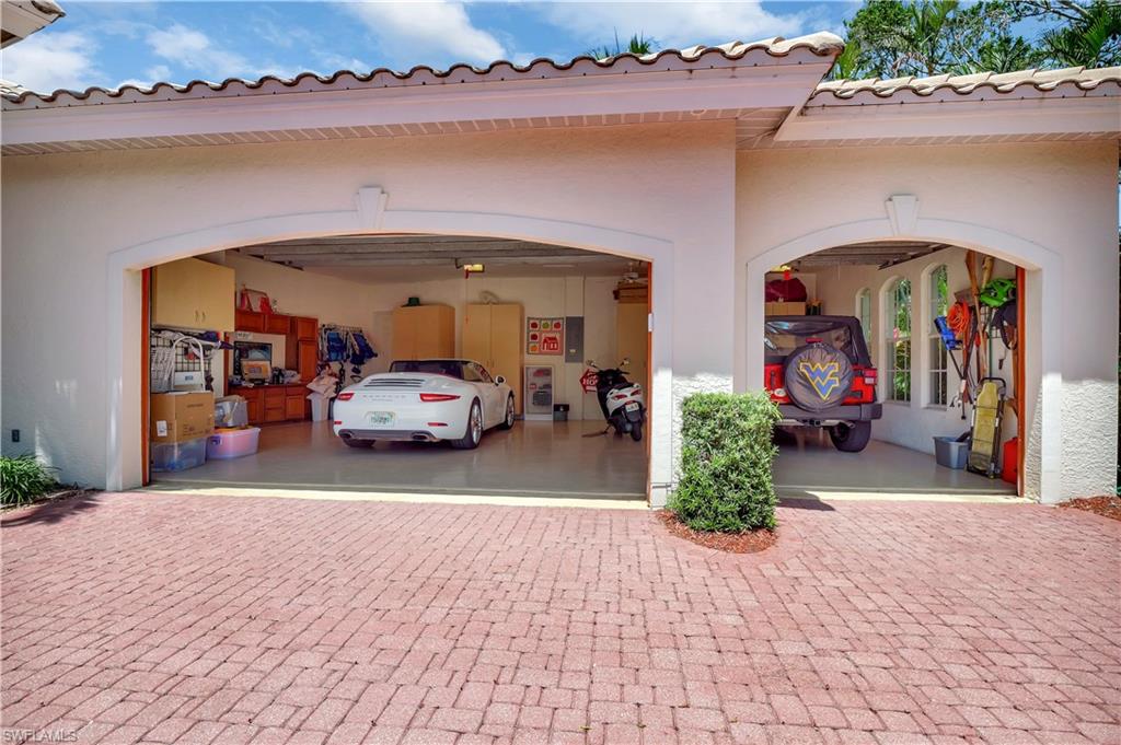 2363 Crayton RD