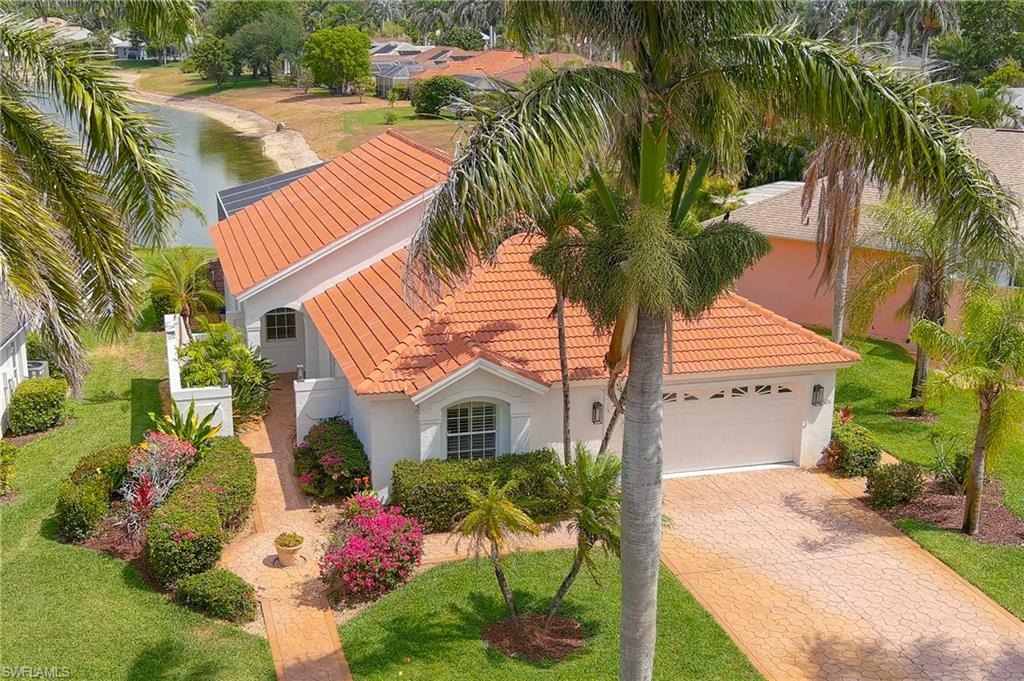 1526 Vintage LN