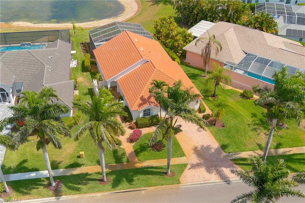 1526 Vintage LN