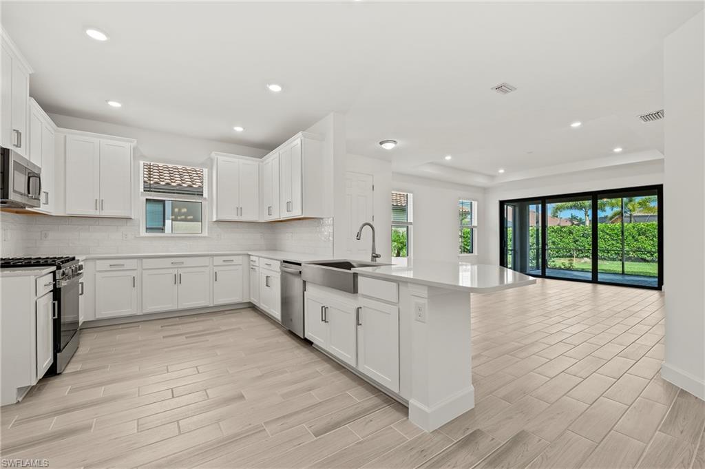 15517 Vittorio ST
