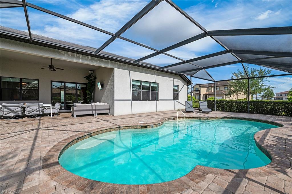 4424 Owens WAY