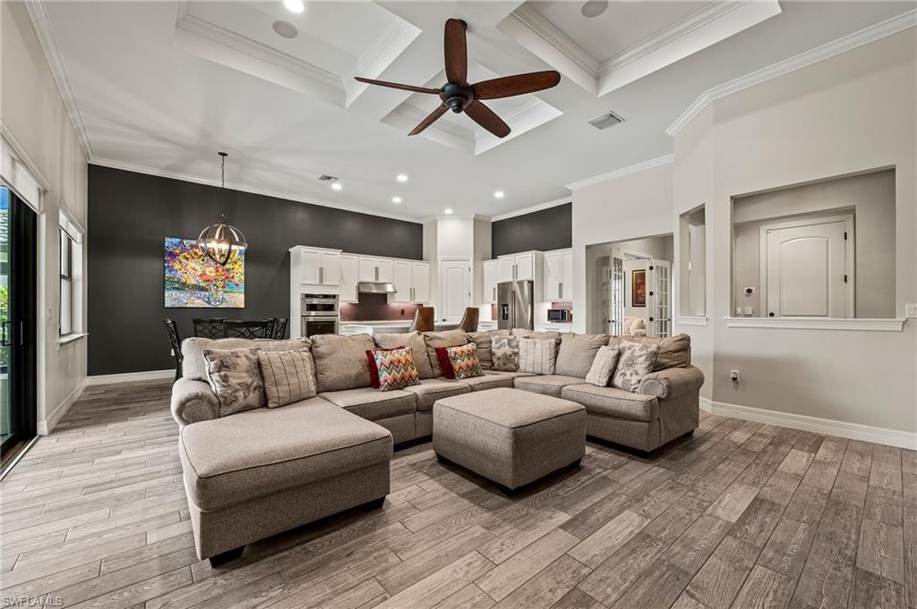 4424 Owens WAY