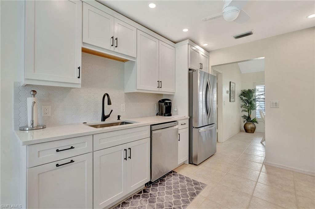 731 Reef Point CIR
