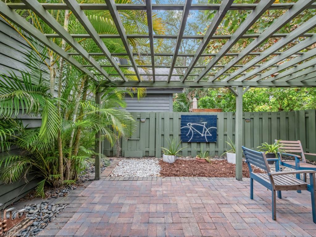 1271 Solana RD E4
