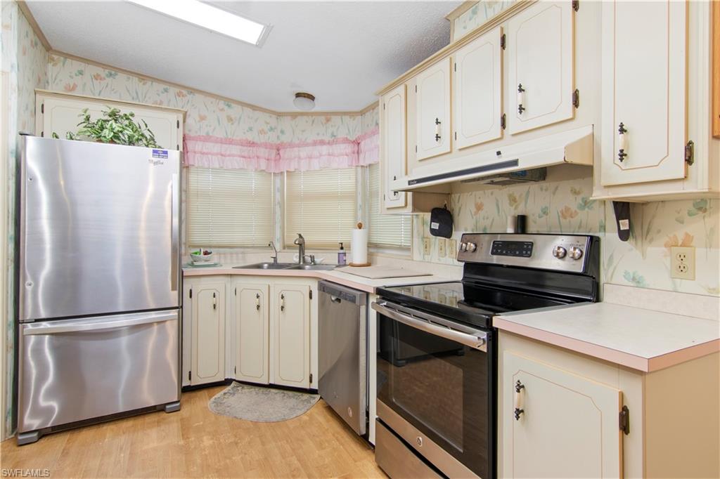 31 Turquoise AVE