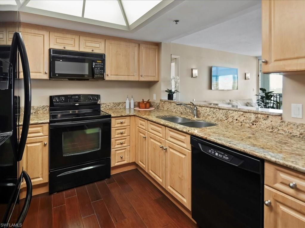 4651 Gulf Shore BLVD N # 6 Unit: PH-6