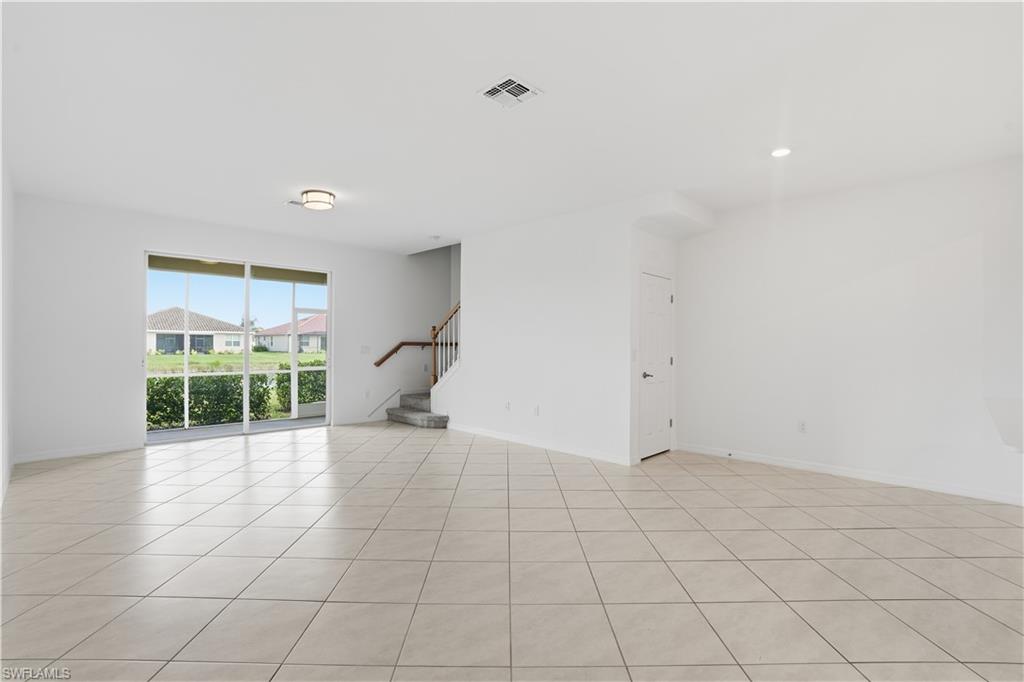 2870 Blossom WAY