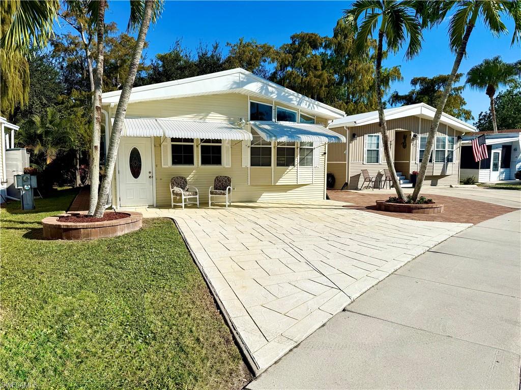 46 Imperial Wilderness BLVD 46