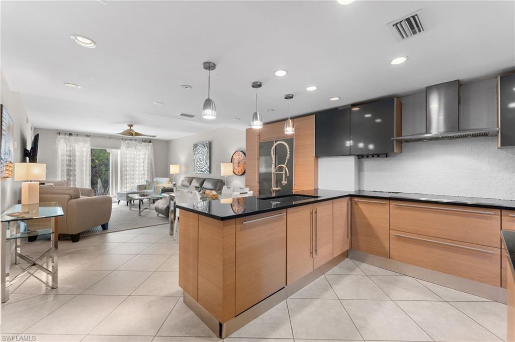 3001 Sandpiper Bay CIR B103