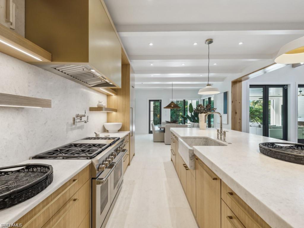 424 Spinnaker DR