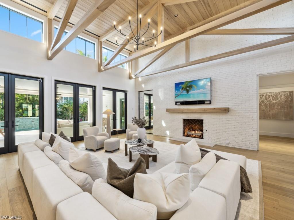424 Spinnaker DR