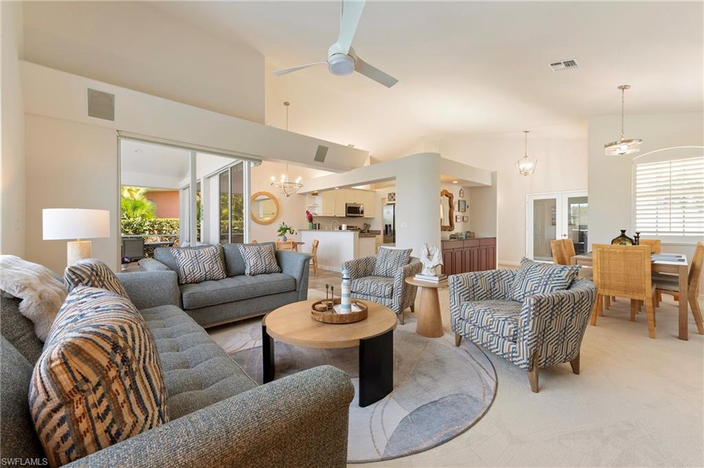 1526 Vintage LN