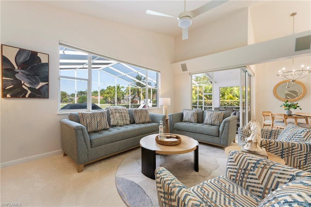 1526 Vintage LN