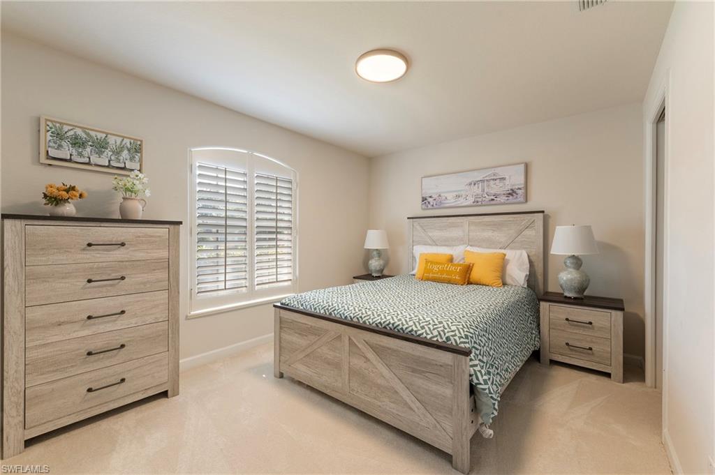 1526 Vintage LN