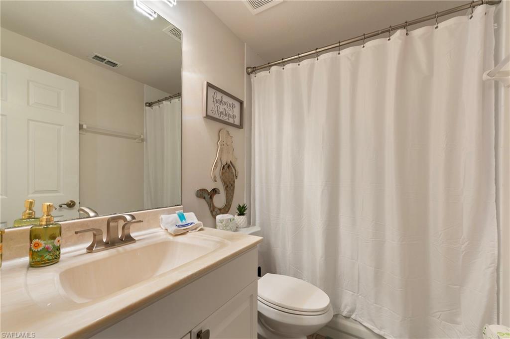 1526 Vintage LN