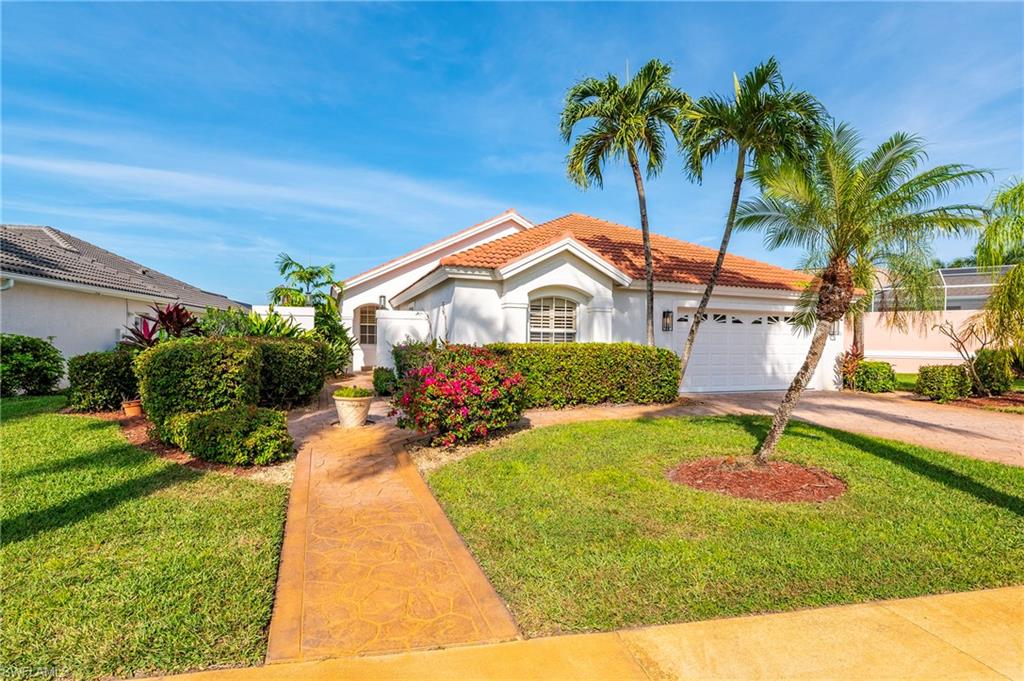 1526 Vintage LN