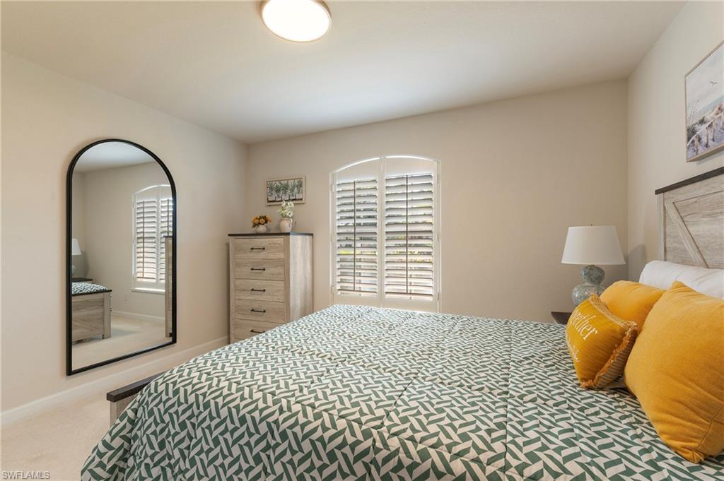 1526 Vintage LN