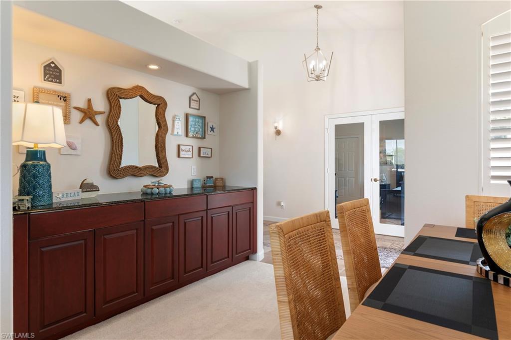 1526 Vintage LN