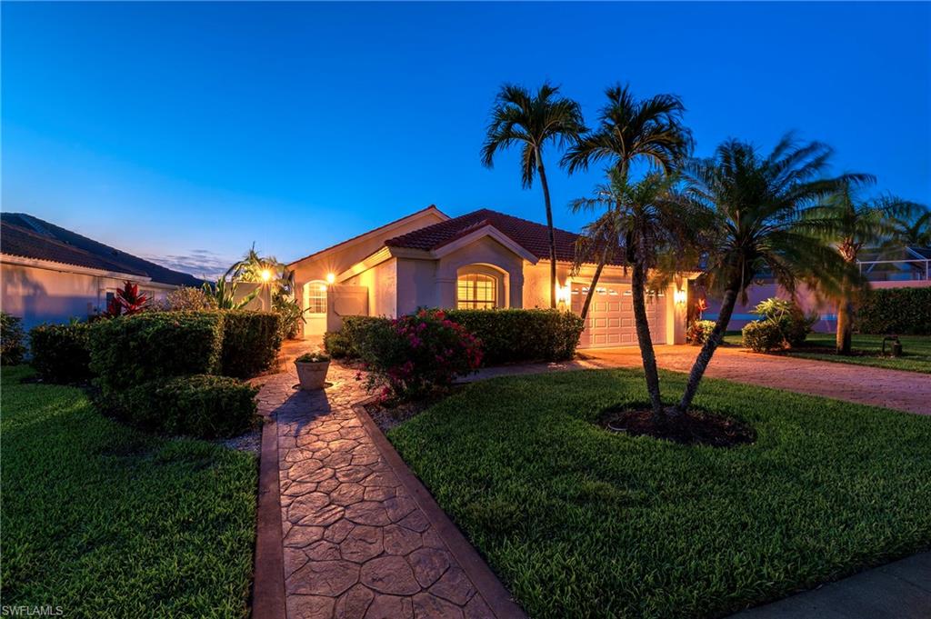 1526 Vintage LN