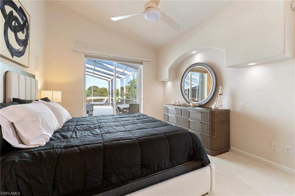 1526 Vintage LN