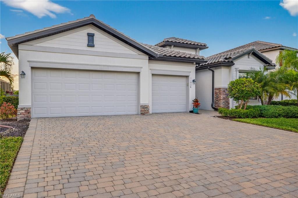 11938 Bay Oak DR