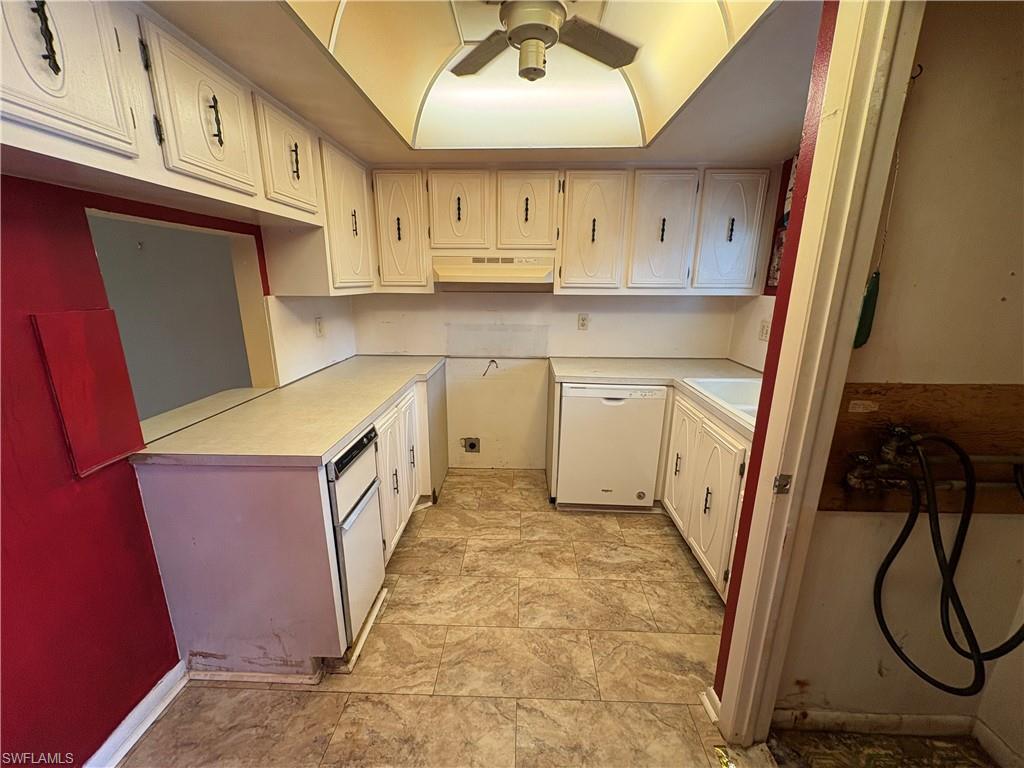 325 Charlemagne # 101A