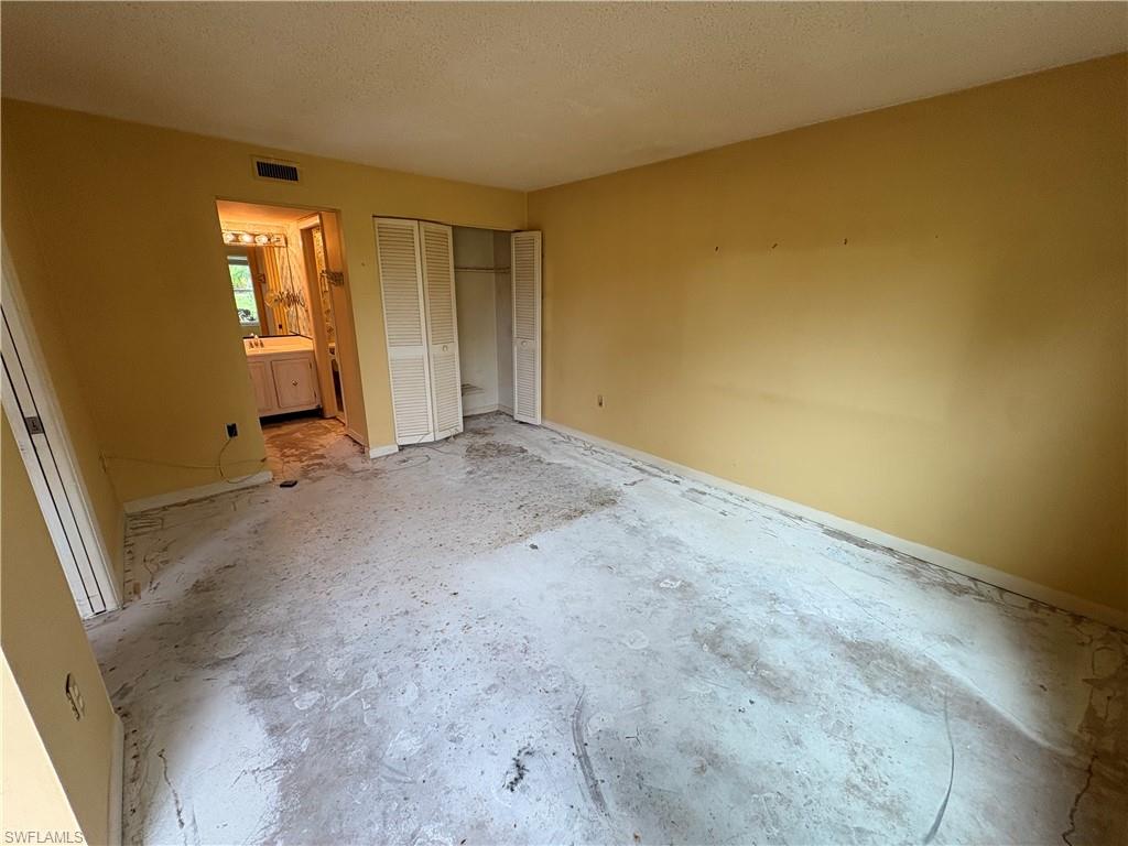 325 Charlemagne # 101A