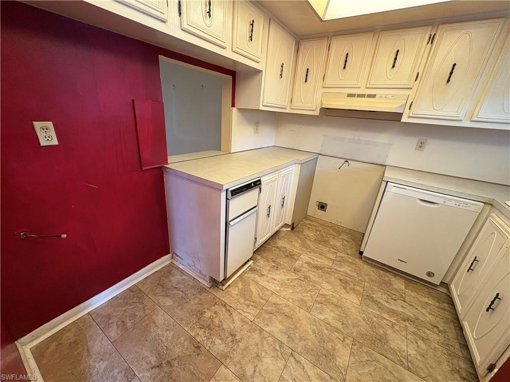 325 Charlemagne # 101A