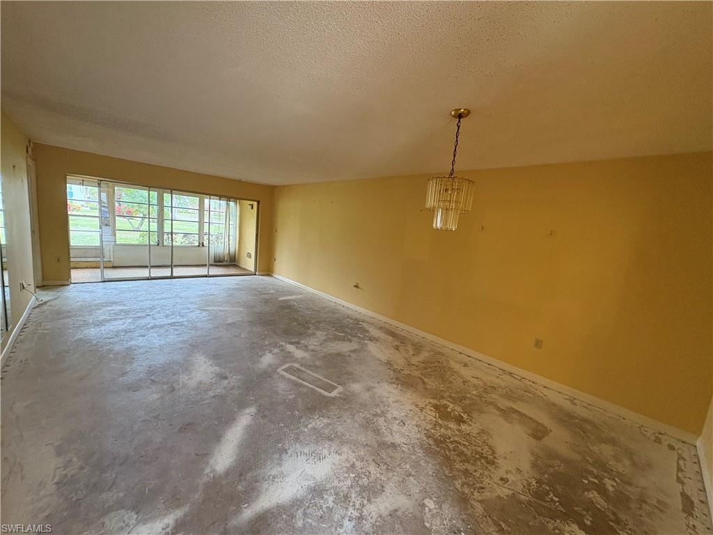 325 Charlemagne # 101A