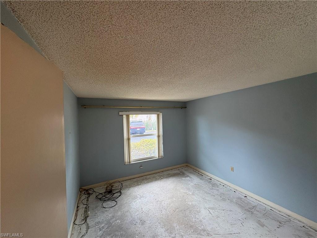 325 Charlemagne # 101A