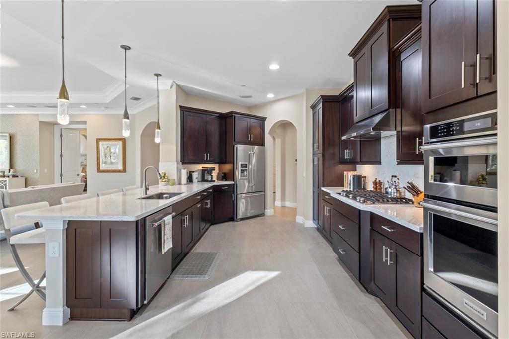 2727 Tiburon BLVD E 201