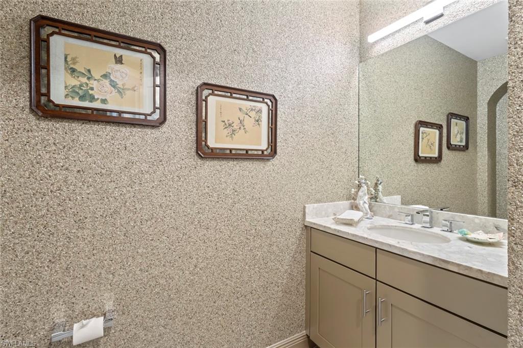 2727 Tiburon BLVD E 201