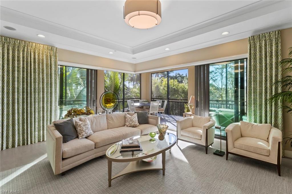 2727 Tiburon BLVD E 201