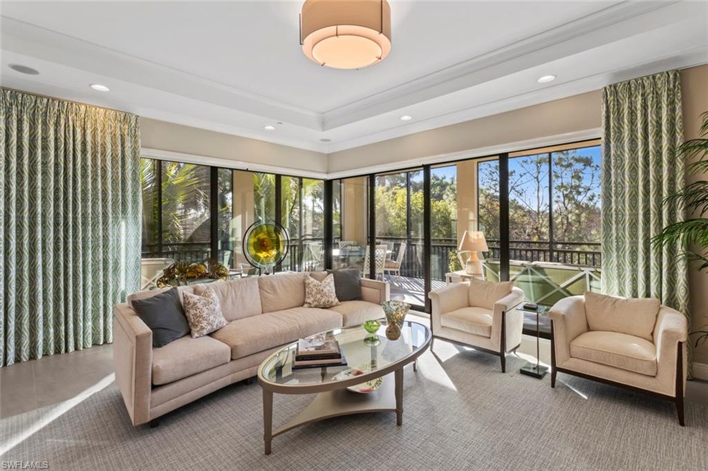 2727 Tiburon BLVD E 201