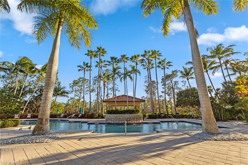 2727 Tiburon BLVD E 201