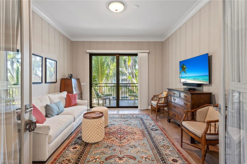 2727 Tiburon BLVD E 201
