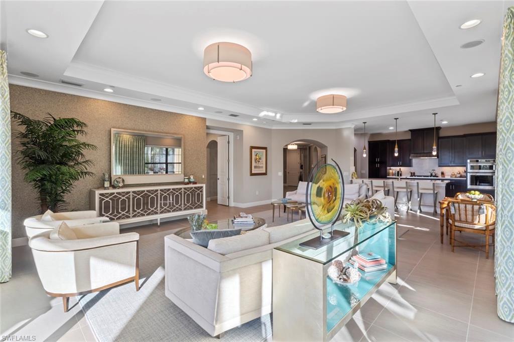 2727 Tiburon BLVD E 201
