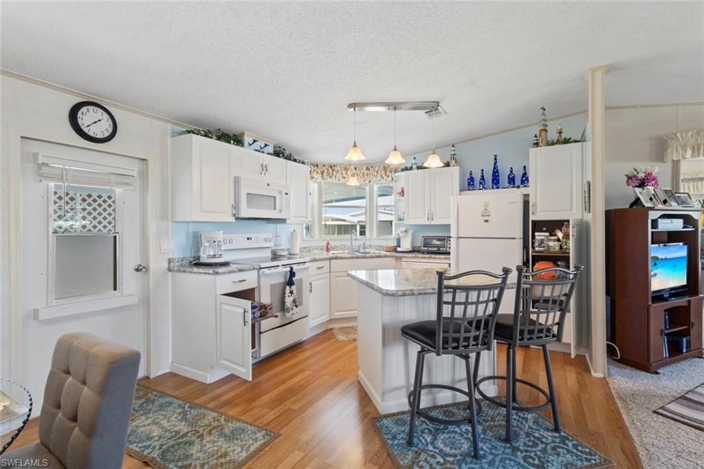 44 Turquoise AVE 44T
