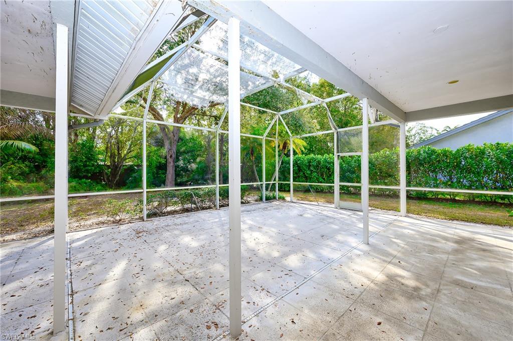 382 Henley DR