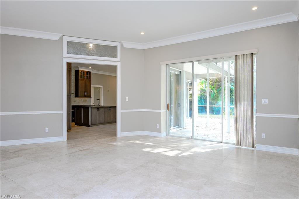 382 Henley DR