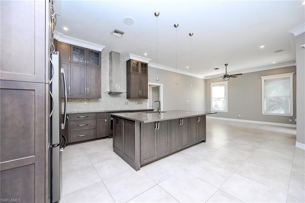 382 Henley DR